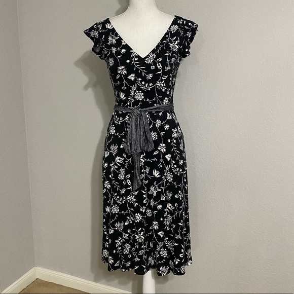 NWT Loft Rainforest cutout button back dress. - 0 - Picture 4 of 10